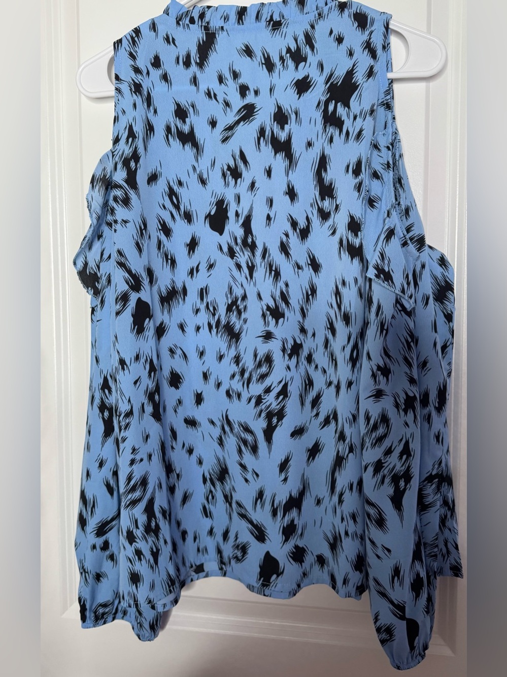 Blue & Black Printed Sleeveless Tie-Neck Top cold shoulder vibrant size large - Picture 4 of 4